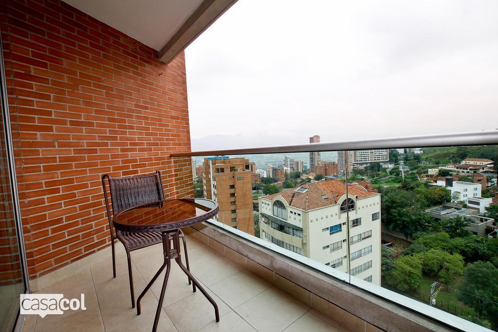 Blux Apartamentos Medellin Bagian luar foto