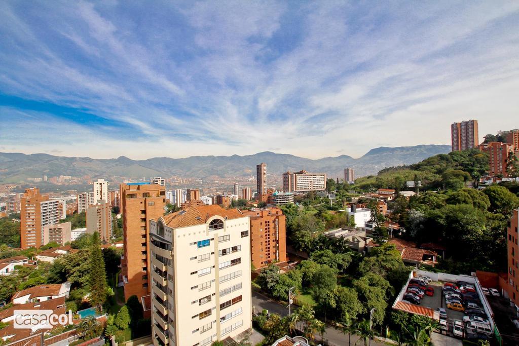 Blux Apartamentos Medellin Bagian luar foto