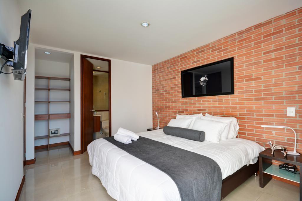 Blux Apartamentos Medellin Bagian luar foto