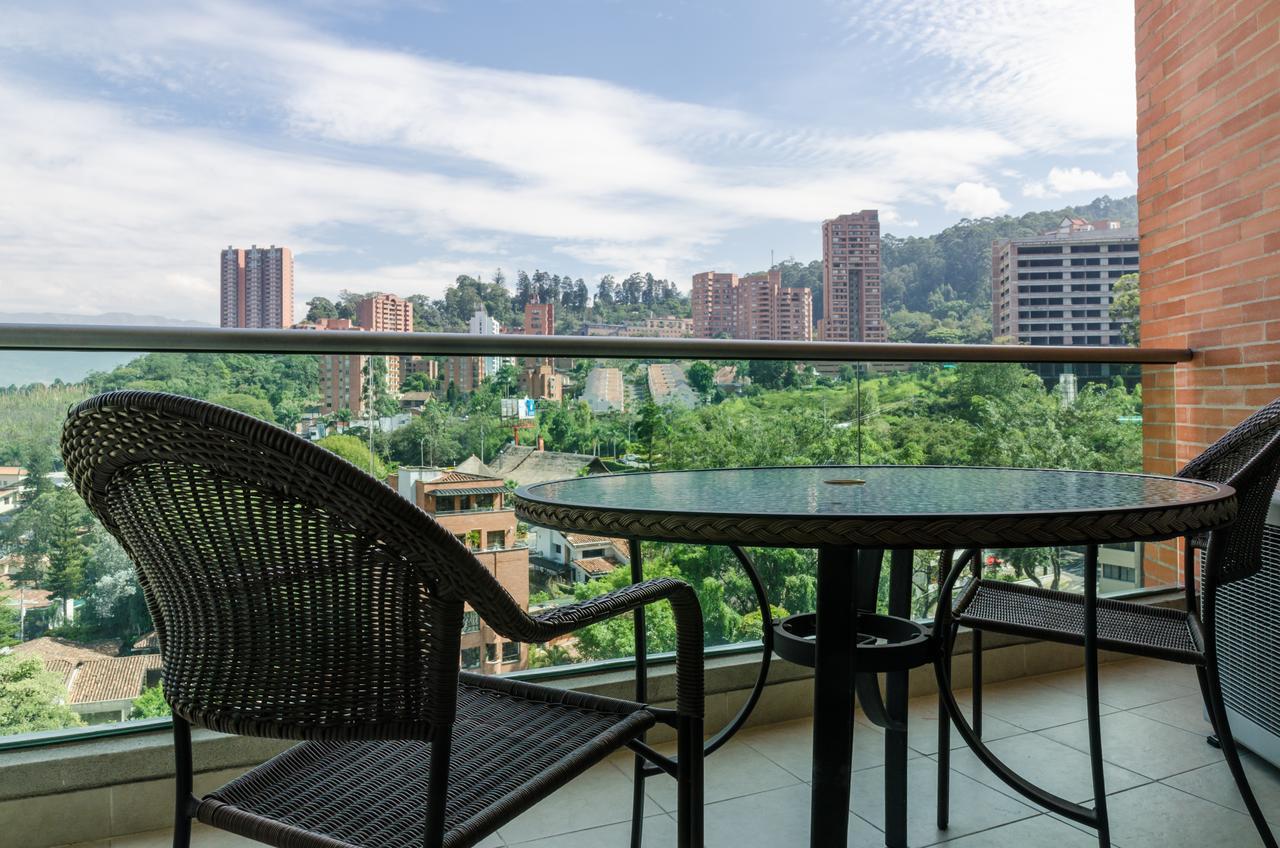 Blux Apartamentos Medellin Bagian luar foto