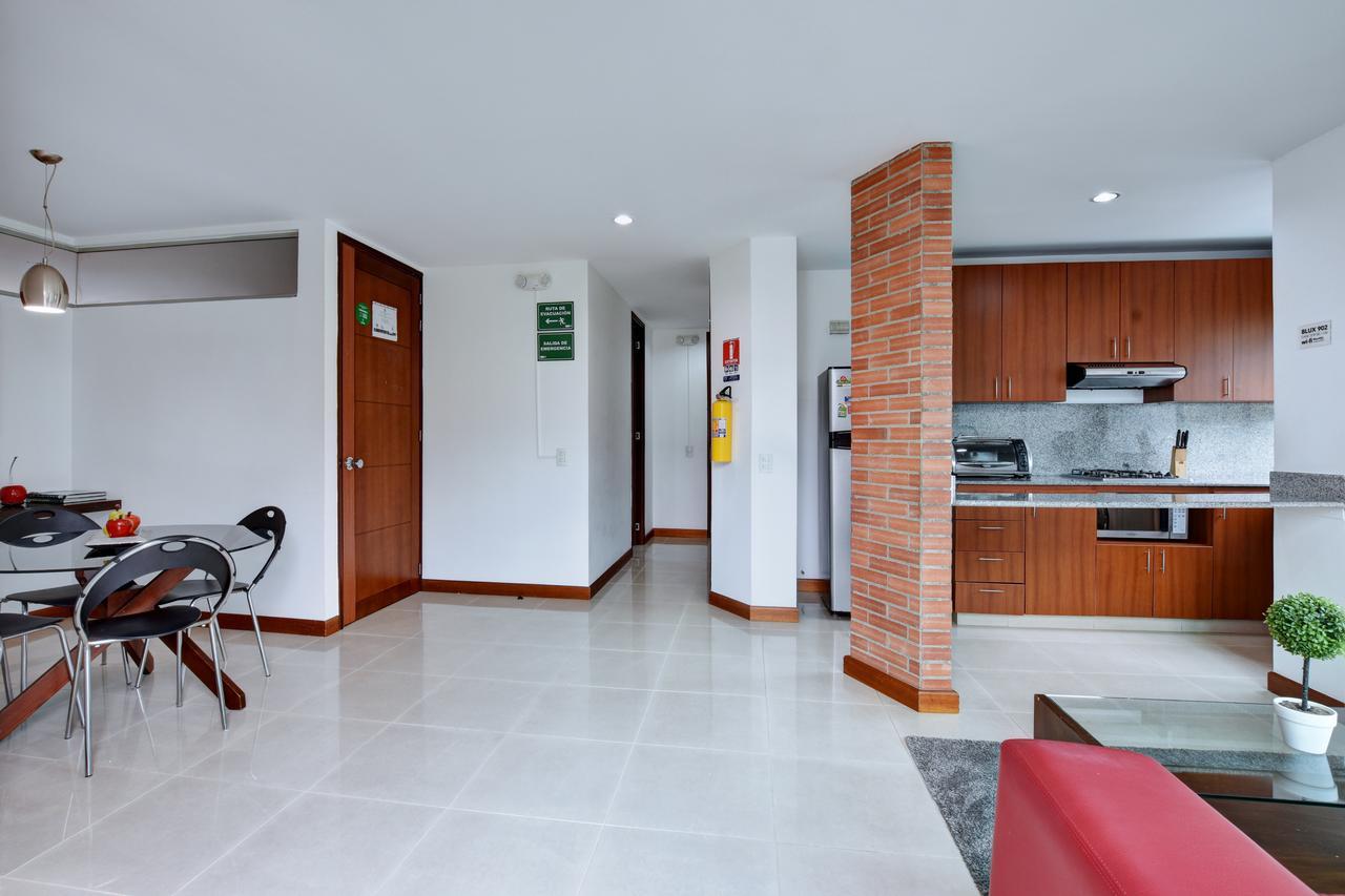 Blux Apartamentos Medellin Bagian luar foto